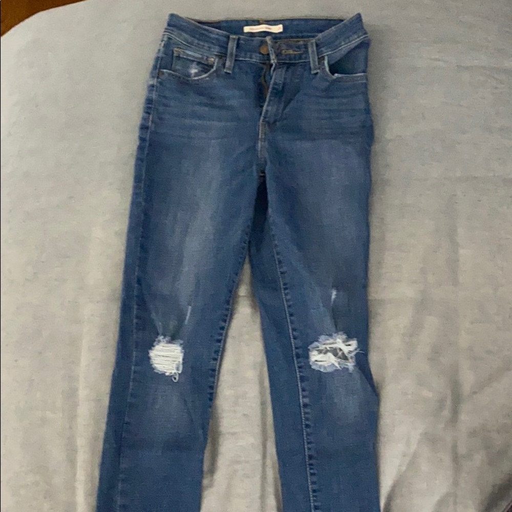 Levi’s Blue Knew Ripped Jeans